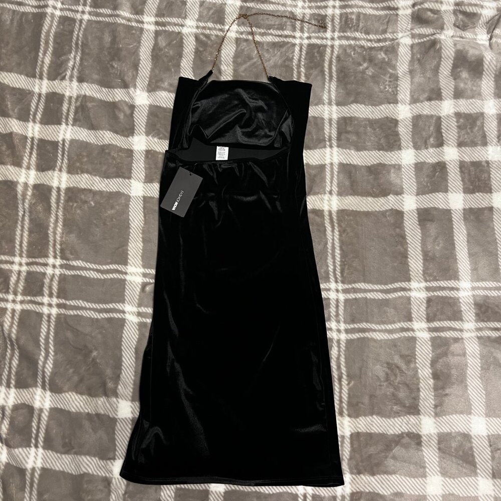 NEW Black Velvet Bodycon Dress – Sleek & Sophisticated - Picture 3 of 4